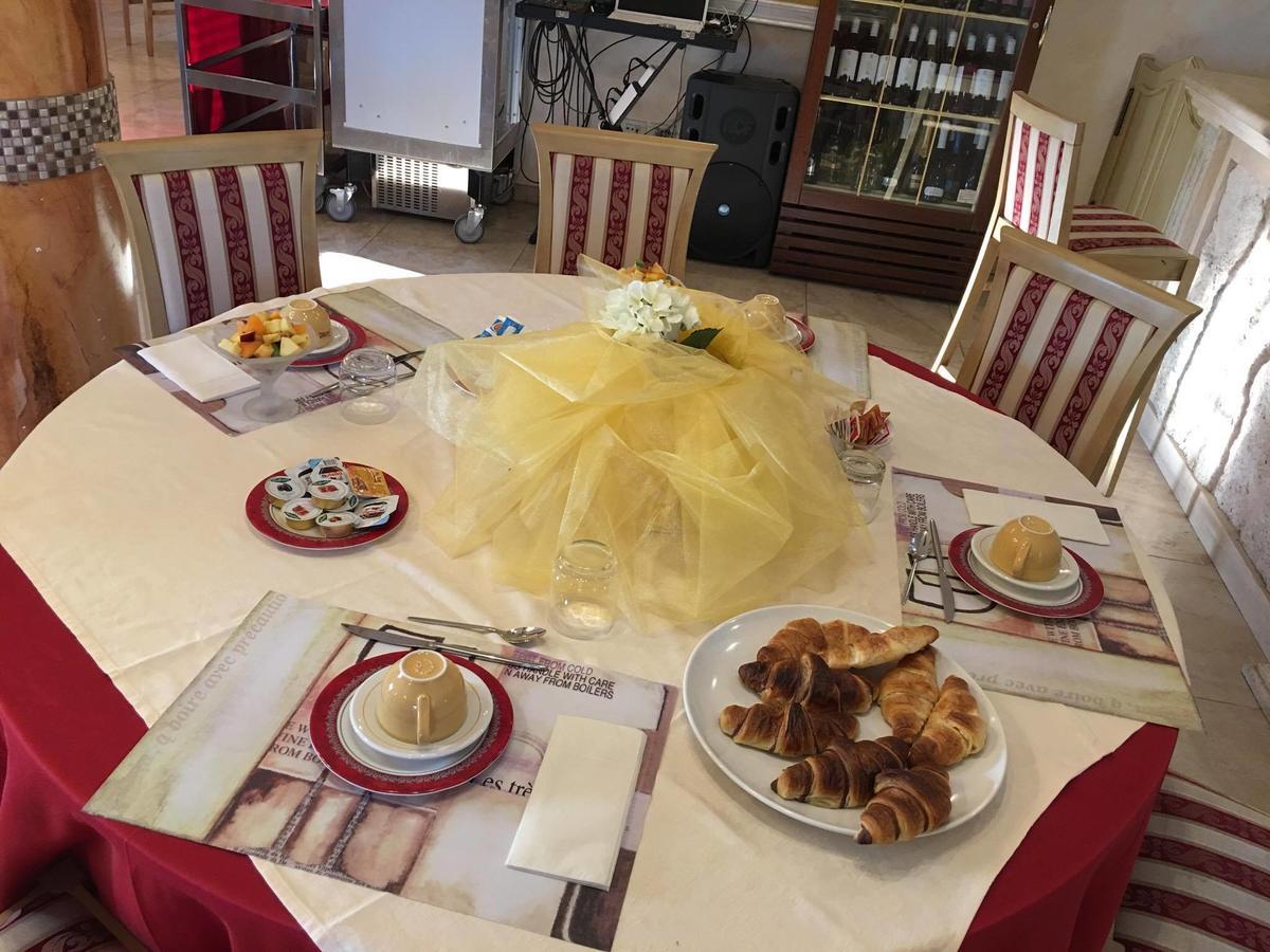 Il Salice Hotel Civitella Del Tronto Ngoại thất bức ảnh